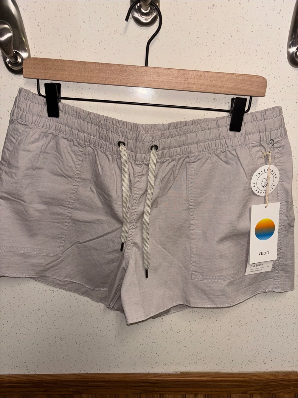 Vuori - Women's vintage Rip Stop Shorts in Suede (Size Large)